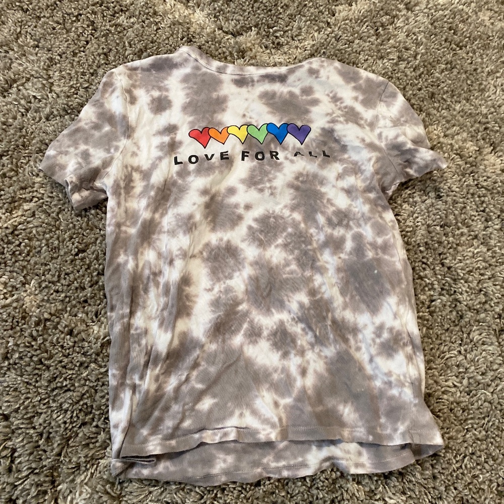 Gray and white tie-dyed shirt with hearts